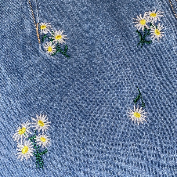 Denim skirt w/ floral embroidery - Picture 3 of 3